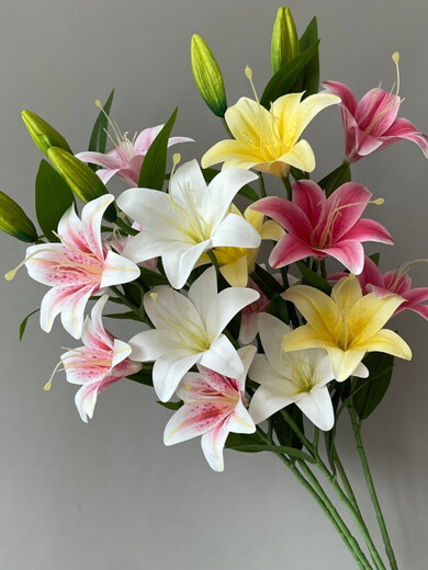 Runlei artificial flower lily artificial flower living room plastic bouquet floor decoration silk flower wedding flower arrangement interior decoration decoration glue-touch large lily-rose red