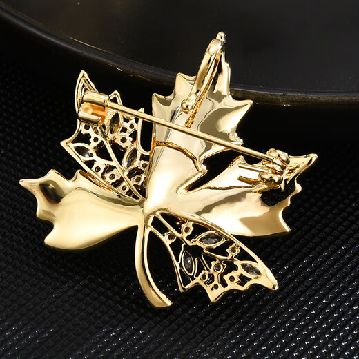 DEMURE crystal maple leaf brooch men's brooch pin high-end gift for husband temperament simple shirt decoration