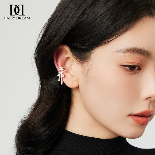 DAISY DREAM tassel bow pierced earrings, feminine, niche, high-end ear bone clips, unique design earrings, ballet bow earrings