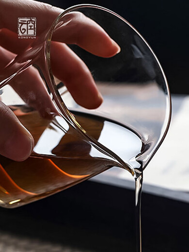 Qiaoyou Kongyun handmade floating glass fair cup Japanese-style heat-resistant tea set complete set tea maker with tea filter integrated gift single male cup approximately 310ML carton packaging