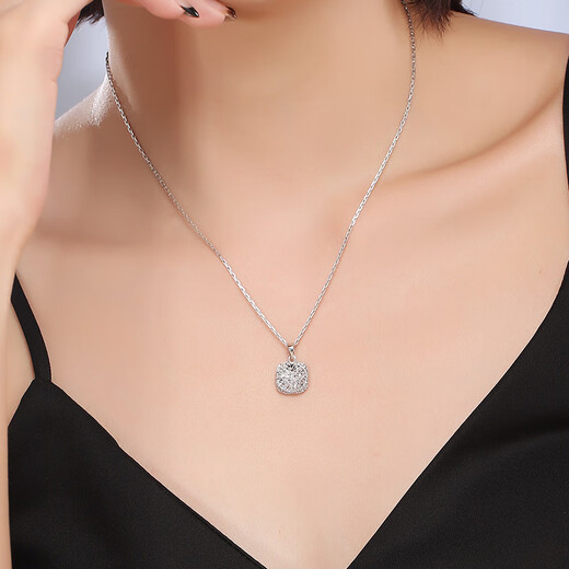 Yuan Shengfu's new PT950 exquisite shiny filigree sugar cube platinum pendant genuine versatile platinum necklace pendant for women 1.97g