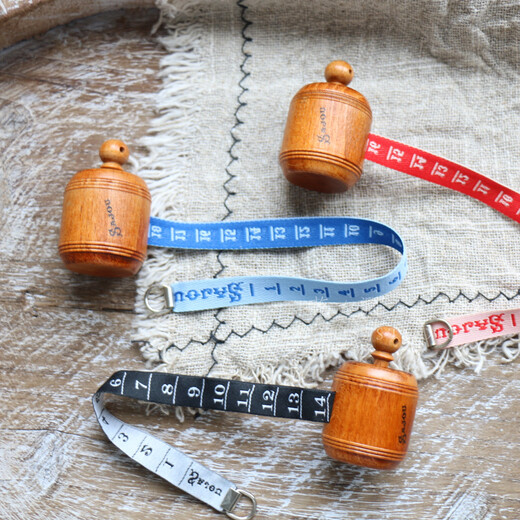 Ji Litian customized wooden sewing tape measure in red, blue and black colors. Single reservation (private message to the owner to confirm)