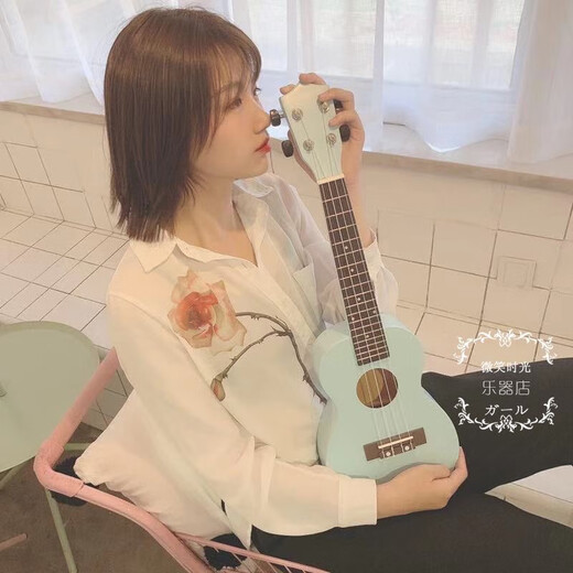 Love Star Baby Blue Fresh Fresh Ulaulele Ulaulele 23 -дюймовый 23 -дюймовый гавайский четырехугольник для начинающих маленький гитара Baby Blue + Pick + Подготовка к струне + Учебник 21 дюйм