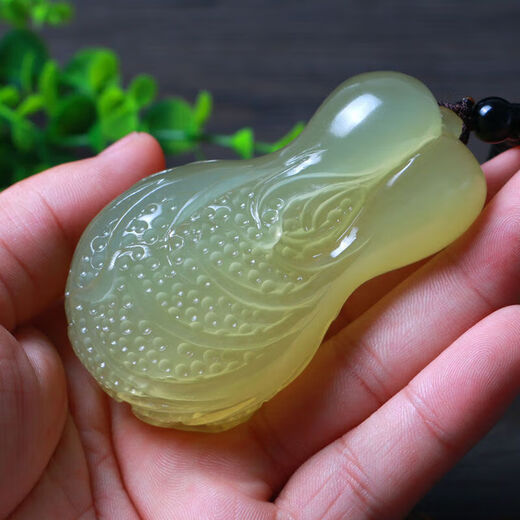 Lianshi high-end quality jade and cabbage handle pieces, ice-green white jade, hundred wealth play pieces, Nafu hand play pieces, Hong Kong and Macao light luxury handle pieces, about 80mm long