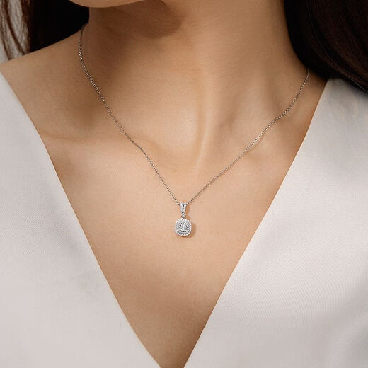 Special Clearance S925 Silver Cluster Diamond Necklace Daily Versatile Popular Pendant for Girlfriend Gift Ungraded 3 Points Ungraded Popular Small Sugar Cube Pendant 3 Points Diamond + Side Stone is Zircon