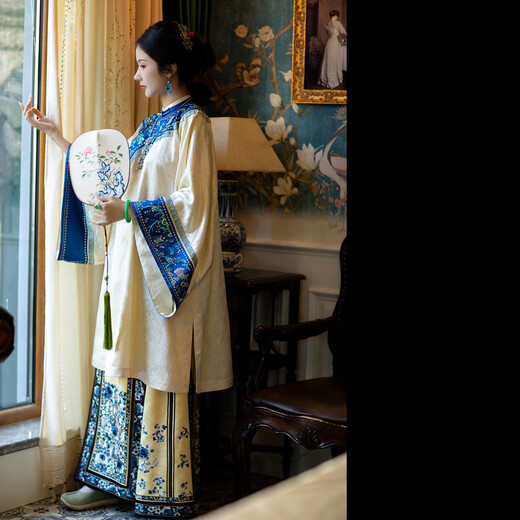 A city style catkins garden with deep flowers丨Autumn oriental simple luxury style retro Chinese embroidered blouse loose big-breasted embroidered original style robe beige big-breasted embroidered Qing Han women's robe S