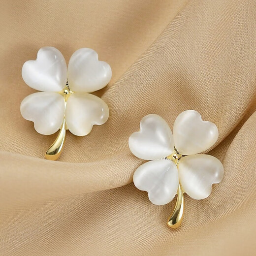 Pretty three-year-old four-leaf clover brooch, high-end women's high-end exquisite fashion anti-exposure corsage pin buckle pin fixed buckle clothing accessories cat's eye lucky four-leaf clover one pack