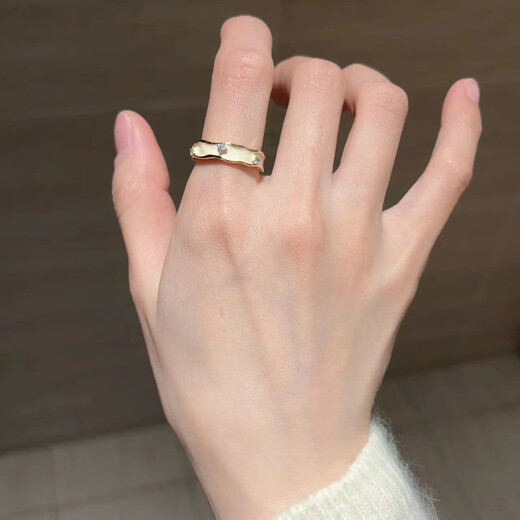 Anneau de papillon émail à l'huile pour les femmes avec une créneau haut de gamme Luxury léger sans décoloration de la célébrité Internet à la mode polyvalente à la mode J3886