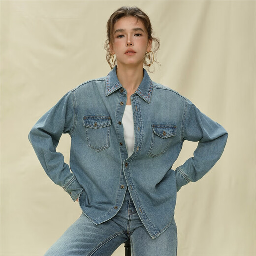 佐丹奴 设计师款女装复古绣花翻领双口袋宽松长袖牛仔衬衫18345617 62复古牛仔色 M