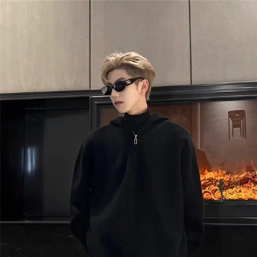 Xinjing color new European and American trendy square frame sunglasses, fashionable hip-hop men's and women's sunglasses, trendy street photography, trendy brand personality, black frame, black and gray film
