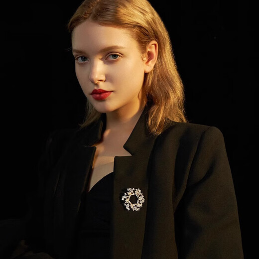 Farcoko brooch, high-end female luxury brand jewelry brooch, female corsage accessories, 520 gift for girlfriend and wife, brilliant gold