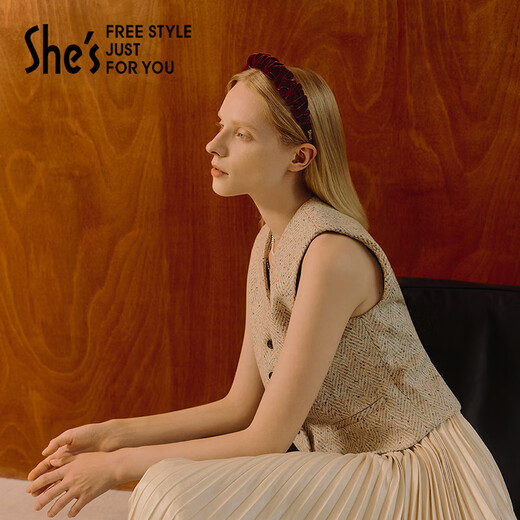 She s Qianzi simple tracing pleated velvet high skull headband pressure hair headband high-end hairpin autumn and winter hair accessories headdress red A0