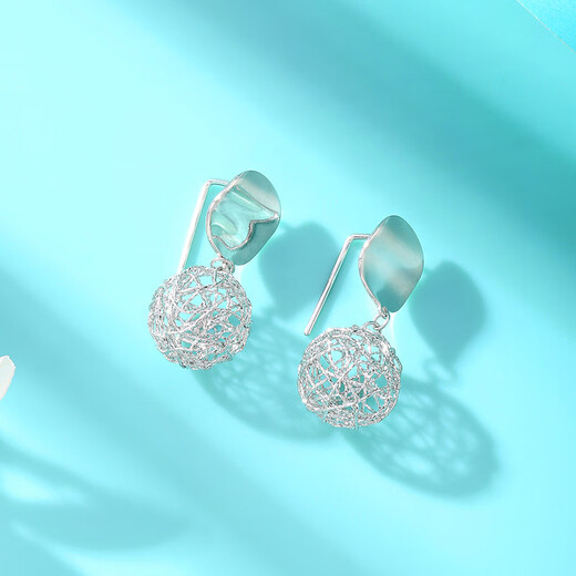 Yuan Shengfu's new PT950 high-quality hollow ball platinum earrings hanging genuine fashionable and versatile platinum earrings ear hooks 5.40g