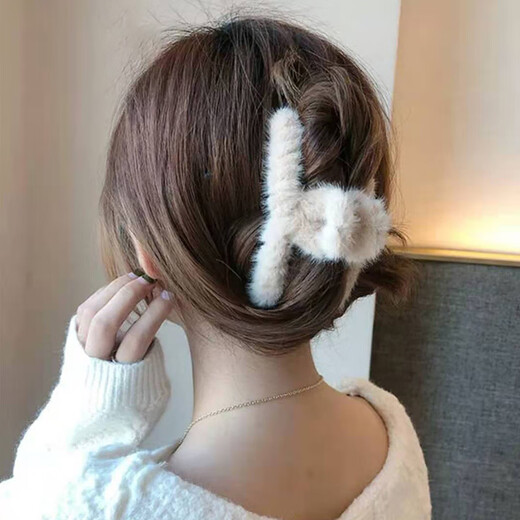 Juvia Xingdailu plush hair clip new female cute hair clip shark clip back of the head hair scratching accessories JYFJ048 white