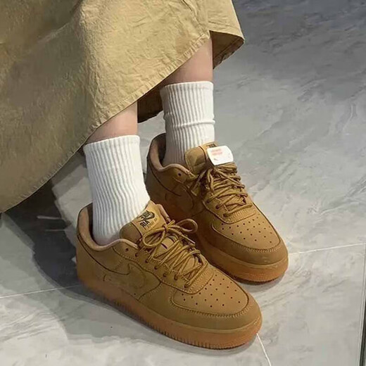 Nike AF1 board shoes women's shoes autumn Air Force 1 Air Force 1 casual shoes low top student sports shoes FZ7372-200 wheat brown 36