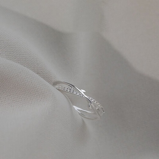 Bai Qixin's Zhiya ring for women, light luxury niche design, plain ring, broken diamonds, high-end index finger ring, personalized open ring, versatile Zhiya ring