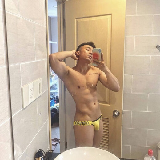 0850 Douyin Kuaishou live broadcast popular men's thong low-waist solid color cotton comfortable and breathable underwear yellow M