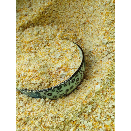 OUOETY corn flour, corn cracked corn kernels, freshly ground to feed chickens, ducks, geese, dogs, pigs, cattle, sheep, pigeons and poultry feed 50 Jin Jin equals 0.5 kg