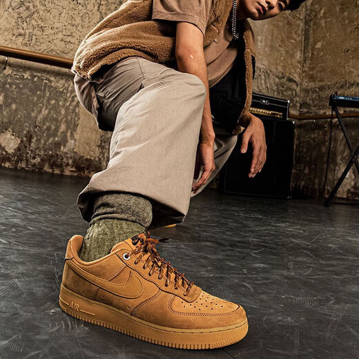 耐克（NIKE）Air Force 1 Low 女子AF1新款低帮耐磨透气运动休闲板鞋 FZ7372-200 /麦黄 39
