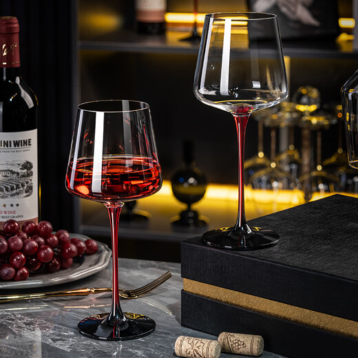 Flower Language Four Seasons High-end Red Bow Tie Red Wine Glass Set for Household Light Luxury and High Value Burgundy Crystal Goblet Rotating Decanter White Diamond Stand + Upright Decanter + Wine Glass 500ml 6 pieces