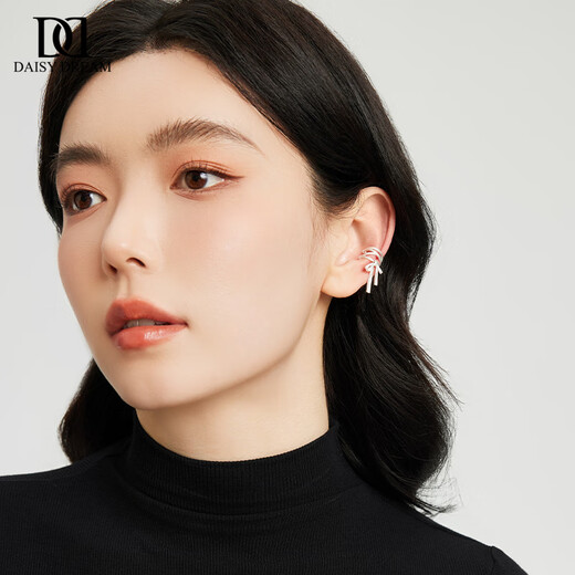 DAISY DREAM tassel bow pierced earrings, feminine, niche, high-end ear bone clips, unique design earrings, ballet bow earrings