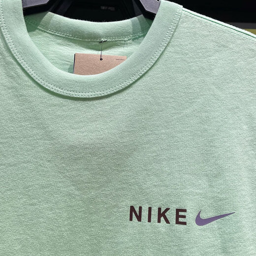 Nike (Nike) Kurzärärmelte Männer 2025 Sommer New Sportswear Trendy Gedruckt runden Hals bequem