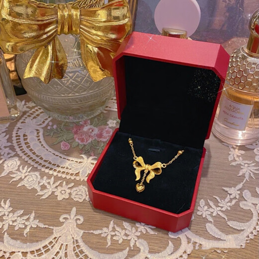 Fat Donglai same style love bow gold necklace female 18K gold plated fugitive princess butterfly clavicle chain yellow bow necklace chain set