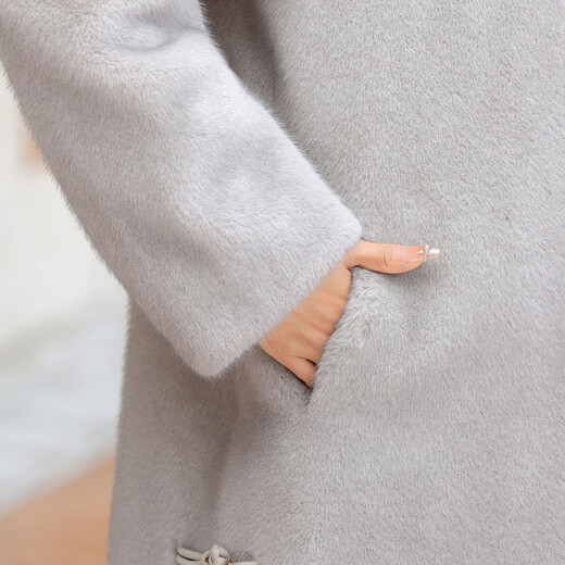 Nuo Ni's mother's winter warm tops imitation mink fur all-in-one coat for middle-aged and elderly women new Chinese style woolen coat tribute beige L recommended 115-130 Jin Jin equals 0.5 kg (high-end atmosphere)