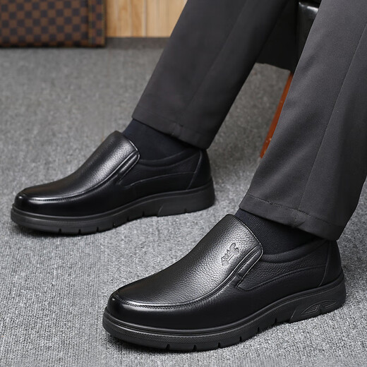
Classic Car (WECKER) autumn and winter cowhide men's shoes for middle-aged and elderly daddy leather shoes for men soft leather round toe cover feet non-slip casual leather shoes for men plus velvet LYC9901M black [add fleece to keep warm] 38