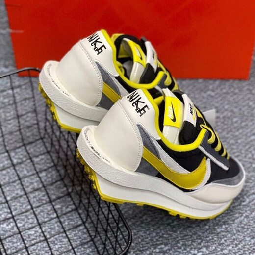 耐克（NIKE）男子新款Sacai X VaporWaffle 三方联名解构运动休闲跑步鞋【潮】 DJ4877-001 44.5