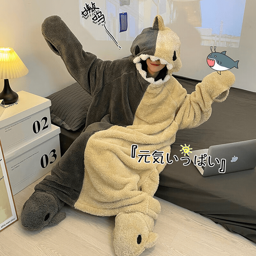 Yipailai funny couple one-piece pajamas for men and women in winter thickened coral velvet long plus size funny nightgown nightgown 4840 gray-white shark (single robe) XL