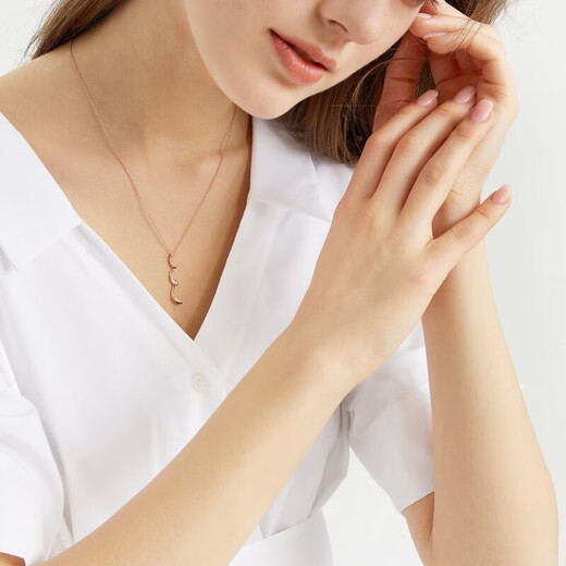 Chow Sang Sang 18K Gold Love Decode Round Wave Diamond Necklace Women's 92126U Pricing