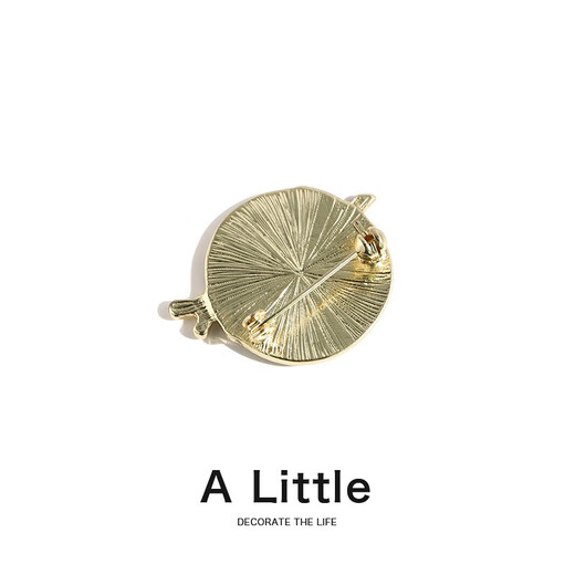 QUAMER gold store starry sky cat brooch high-end female creative corsage retro pin metal badge clothes with branch cat