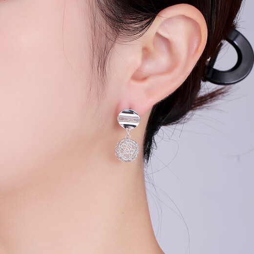 Yuan Shengfu's new PT950 high-quality hollow ball platinum earrings hanging genuine fashionable and versatile platinum earrings ear hooks 5.40g