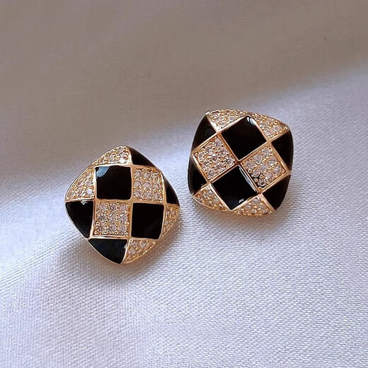 Yican light luxury love earrings for women niche design high-end versatile earrings 2025 new hot style trendy earrings square earrings