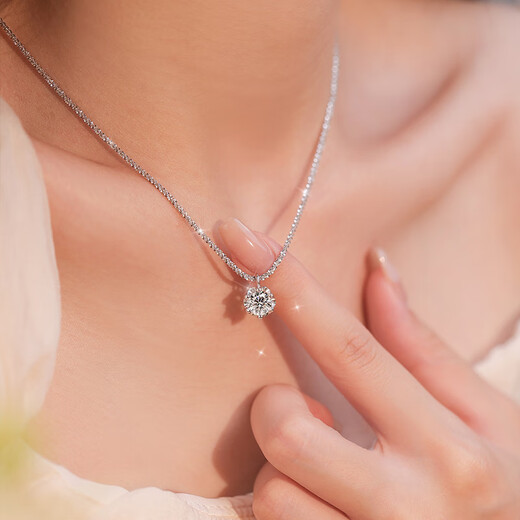 Pt950 platinum moissanite diamond necklace women's clavicle chain women's high-end gift for girlfriend and wife Valentine's Day light luxury model baby's breath necklace 2 carats