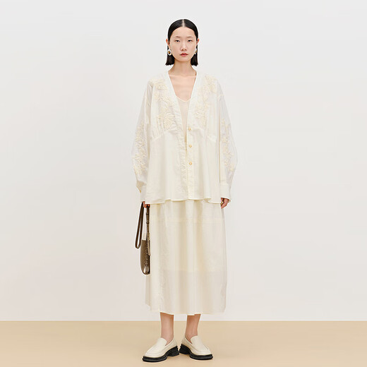 AUM (AUM) easy suit AUM 2025 spring new cotton V-neck bud sleeve embroidered top skirt off-white jacket M