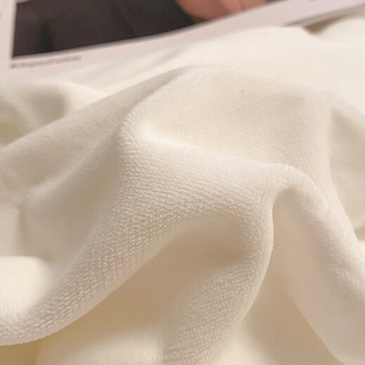 Red bean milk velvet quilt cover 150x200cm single piece winter thickened warm double quilt cover coral velvet bed four-piece set milk white + baby blue double-sided warm velvet thermal storage and warmth single quilt cover-200x230cm