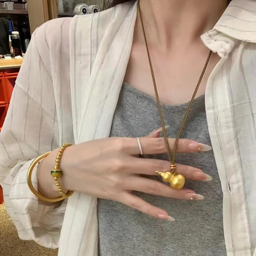 Chi Pan's new 18K gold pendant, ancient gourd pendant for women, hard gold Fulu necklace, braided rope pendant for girlfriend, versatile gold, Wang Jiaer's same style gourd pendant for men and women