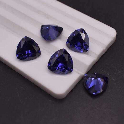 Tanzanite sapphire bare stone mulberry sapphire tanzanite triangle mulberry stone ring surface sapphire blue blue ring 12X12MM