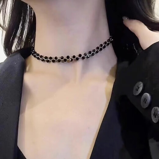 Pop Outlets Clearance Special 18K Gold Black Crystal Necklace High-end Temperament Clavicle Chain Necklace Women’s Accessories 116 Black Crystal Necklace