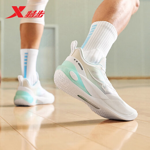 Xtep Light Strike 3 generation winter men's basketball shoes men's lightweight, stable and high-rebound guard practical sports shoes