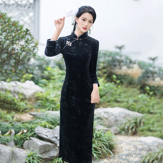 Timochi retro catwalk cheongsam Chinese style high-end 2024 new autumn and winter stretch velvet long improved women's slim long sleeves black 2XL