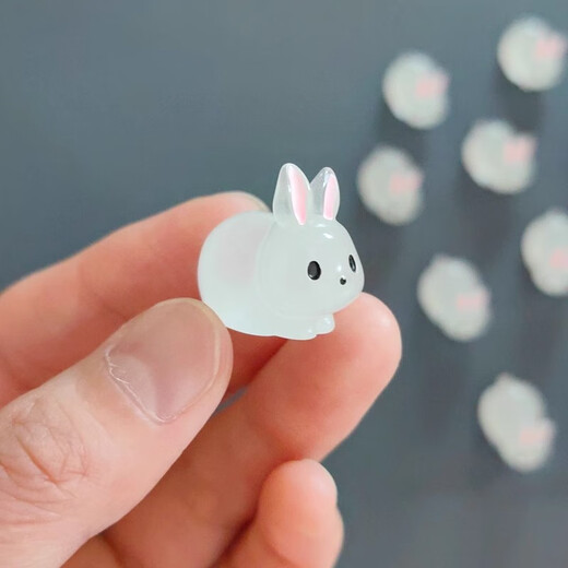 DALINGER Ornements lumineux Mini Crystal White Rabbit Children's Luminous Migne Animal Toys Doll Fluorescent Small Object Luminous [Ball Ball Rabbit] Petites pièces (couleur mixte)
