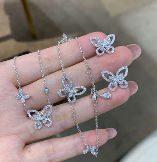 Fujiu 18K Phantom Butterfly Necklace Platinum Chain Diamond Pendant Premium Platinum Clavicle Chain Valentine's Day Gift Real Gold Real Diamond Double Butterfly