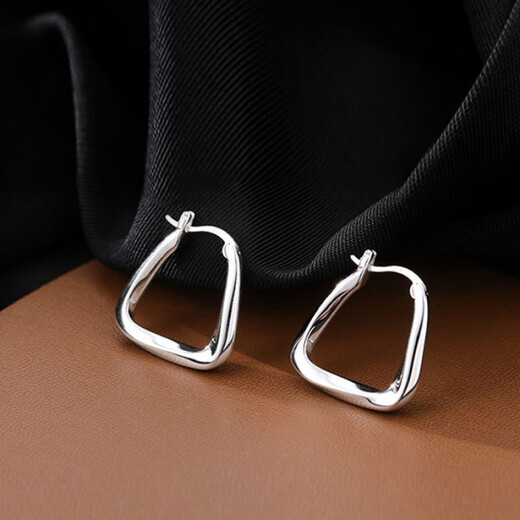 Guanpuge Fat Donglai same style pt950 platinum plain hoop earrings PT950 French square ear pierced earrings for women light luxury white platinum square earrings