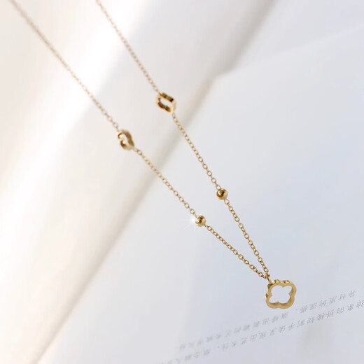 DYN18k gold hollow four-leaf clover necklace for women 2024 new light luxury clavicle chain pendant for girlfriend and best friend hollow four-leaf clover necklace 40+5