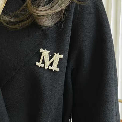 WOUGM letter coat suit pearl brooch high-end exquisite fashion women's corsage small design gold brooch