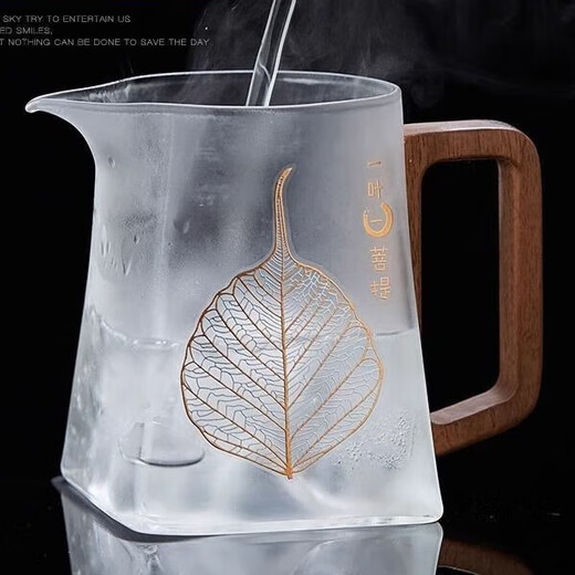 Glass fair cup tea dispenser wooden handle mountain view tea set accessories high temperature resistant male cup thickened high-end kung fu tea drain fair cup (without tea drain) 350ml 1 piece