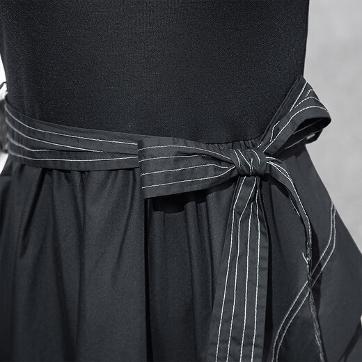 Sichuan Shelter 2025 Frühlings- und Sommer-Kurzarmdelikte-Kleid von Frauen mit kurzer Ärmeln unregelmäßiger langer Rockgurtkleid